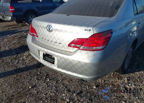 2007 Toyota Avalon Xls z USA, uszkodzony, nr VIN 4T1BK36B37U176066